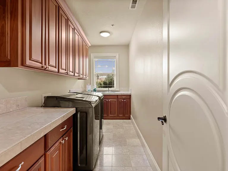 1587 SW Walters Loop — Photo 33