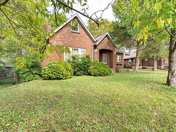 3rd image of 2928 Westmoreland Dr
