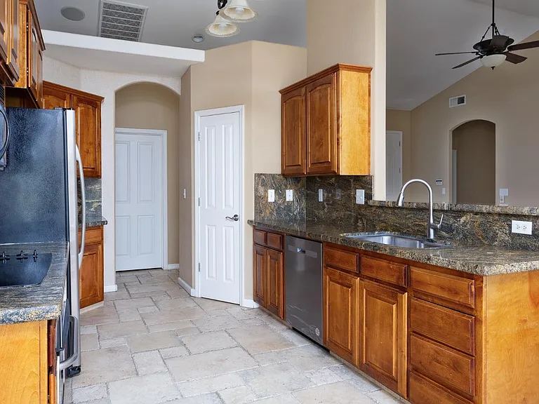 1120 E Sawgrass Ave — Photo 10