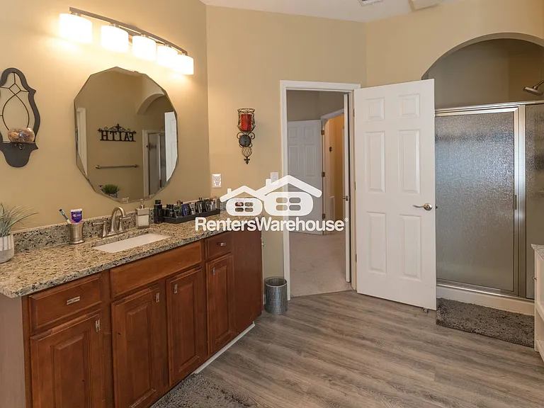 1900 Enfield Ct — Photo 25