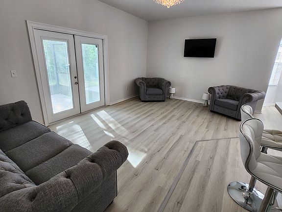 3rd image of 2512 Brookstone Dr