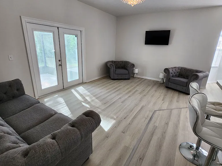 2512 Brookstone Dr — Photo 3