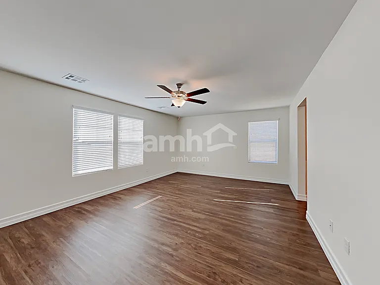 5884 Petronius St — Photo 11