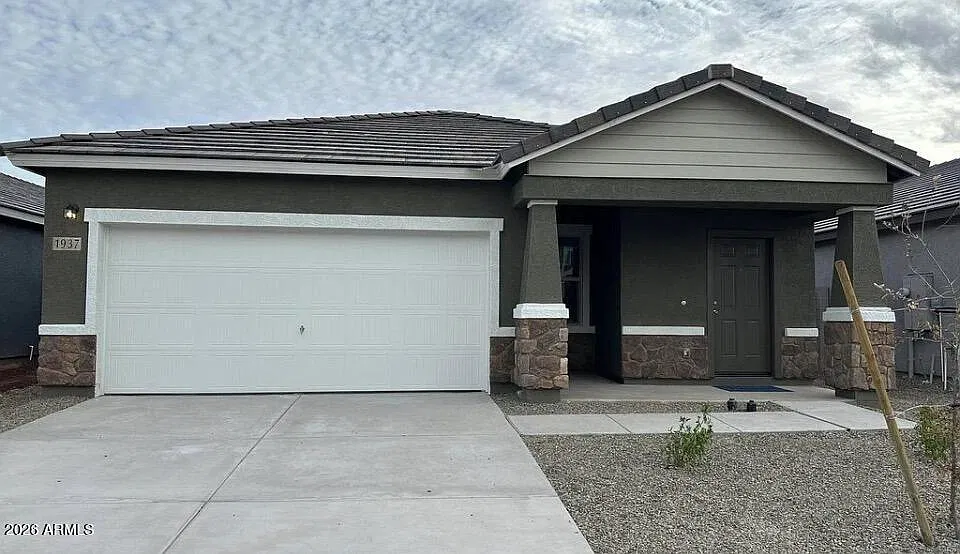 1937 E Driftwood Dr
