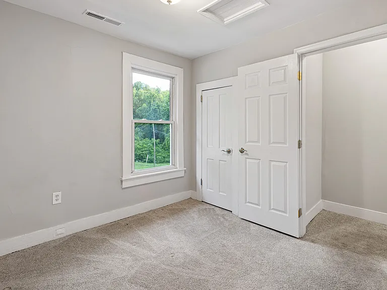 465 Terrace Ave — Photo 11