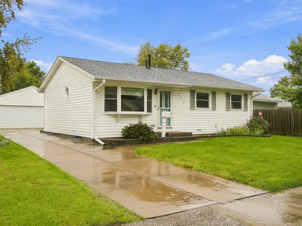 2730 N Gayman Ave, Davenport, IA 52804