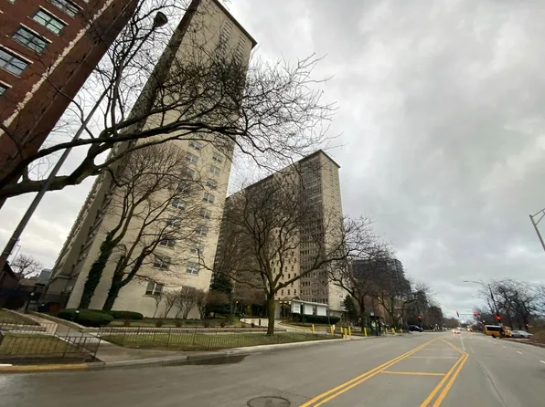 3800 N Lake Shore Dr #10D, Chicago, IL 60613