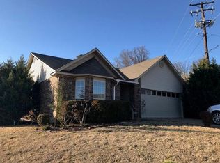 1207 9th St, Barling, AR 72923