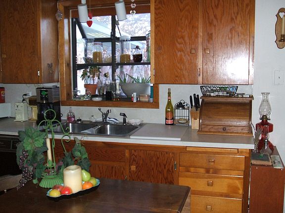 kitchen w/roll-open window for plants