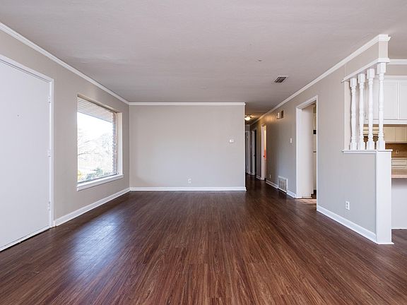 4th image of 69 Lakeshore Dr