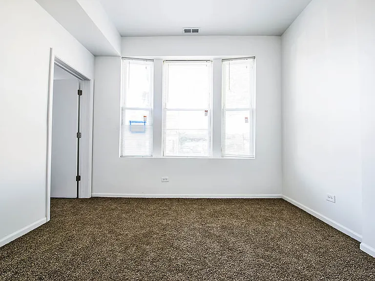 3560-64 W Cermak Rd — Photo 23