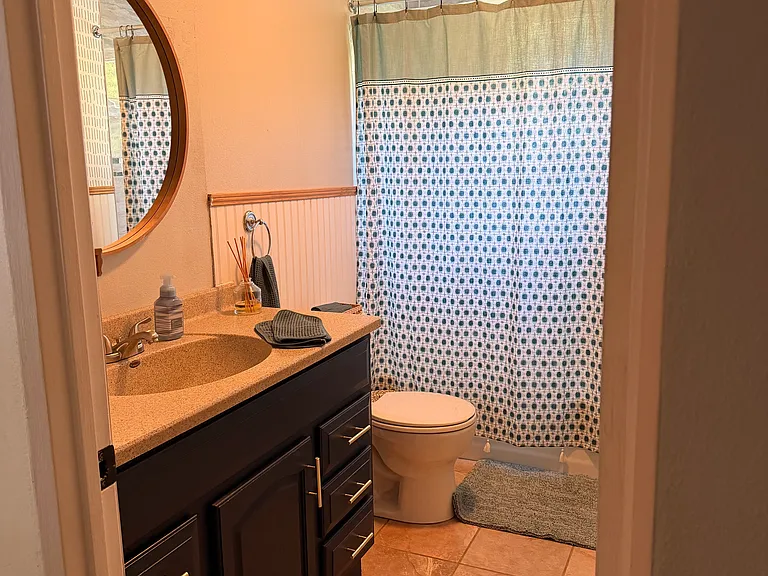 1024 Saint Clair Ave — Photo 8