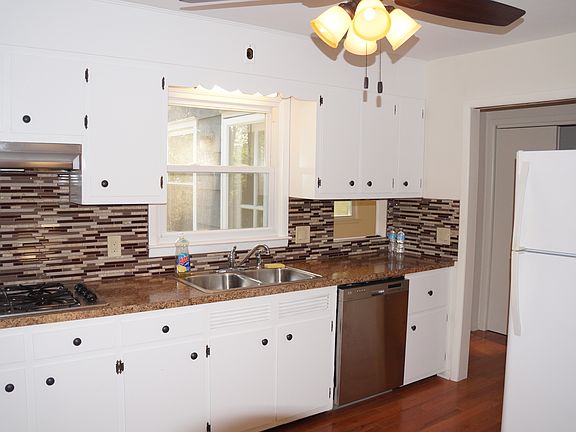 4th image of 62 Lillie St