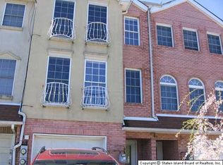 212 Essex Dr, Staten Island, NY 10314