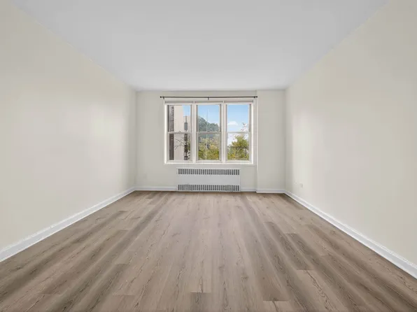 7520 Ridge Boulevard image 3 of 21