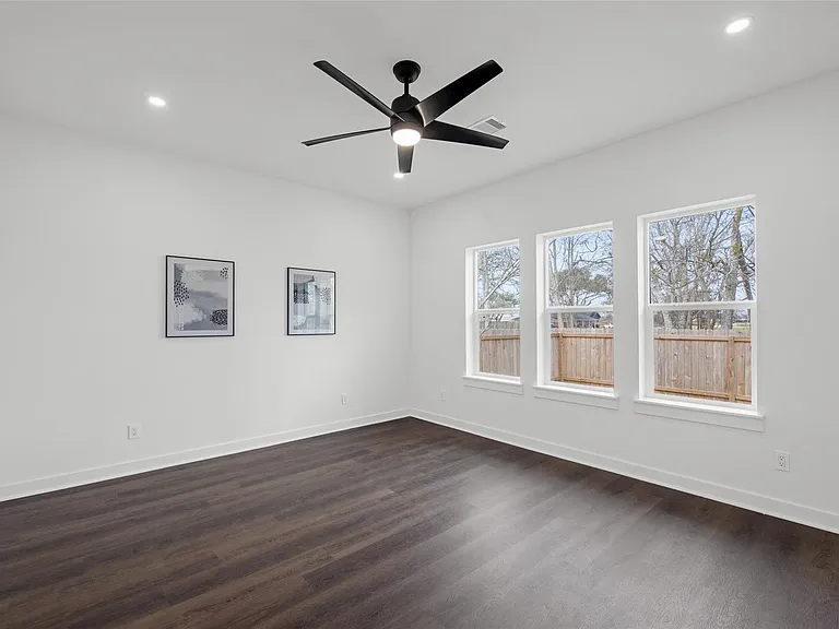 7440 Avenue E — Photo 28