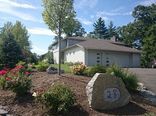 28 Kesseler Way, Newton, MA 02467