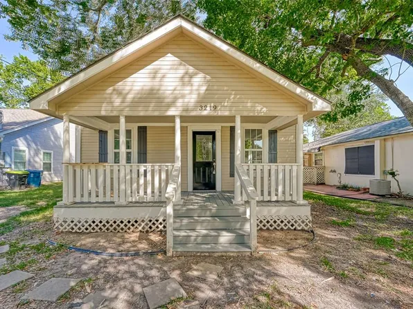 3219 North Avenue, Needville, TX 77461