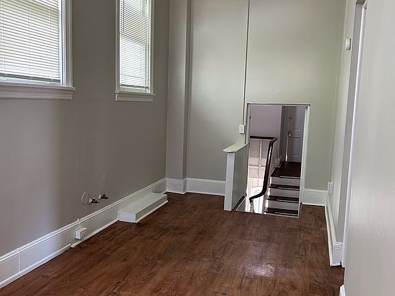 4th image of 321 N Loudoun St #2A