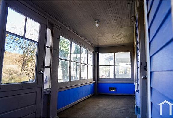 3rd image of 889 Camden Ave