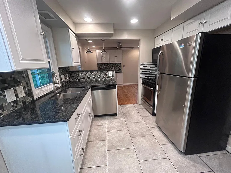 20825 Farnsleigh Rd — Photo 7