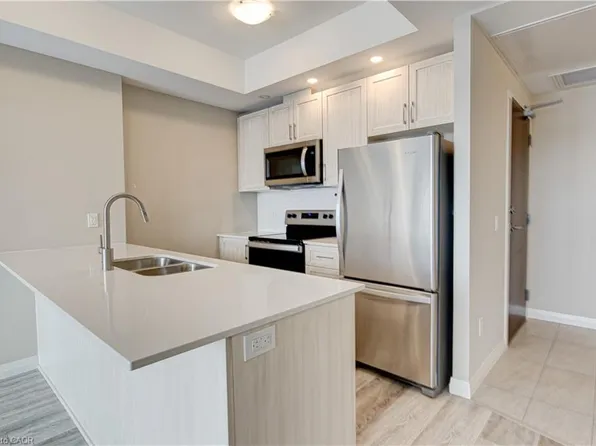 108 Garment St #1007, Kitchener, ON N2G 0C8