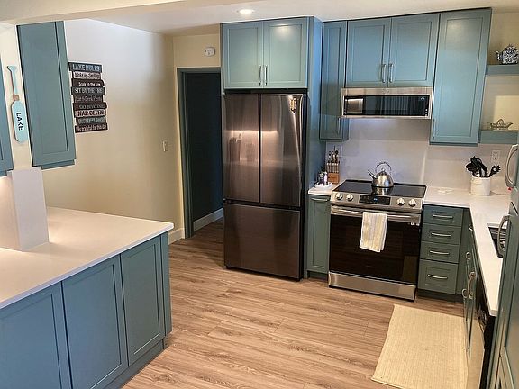 2nd image of 550 Anita Dr