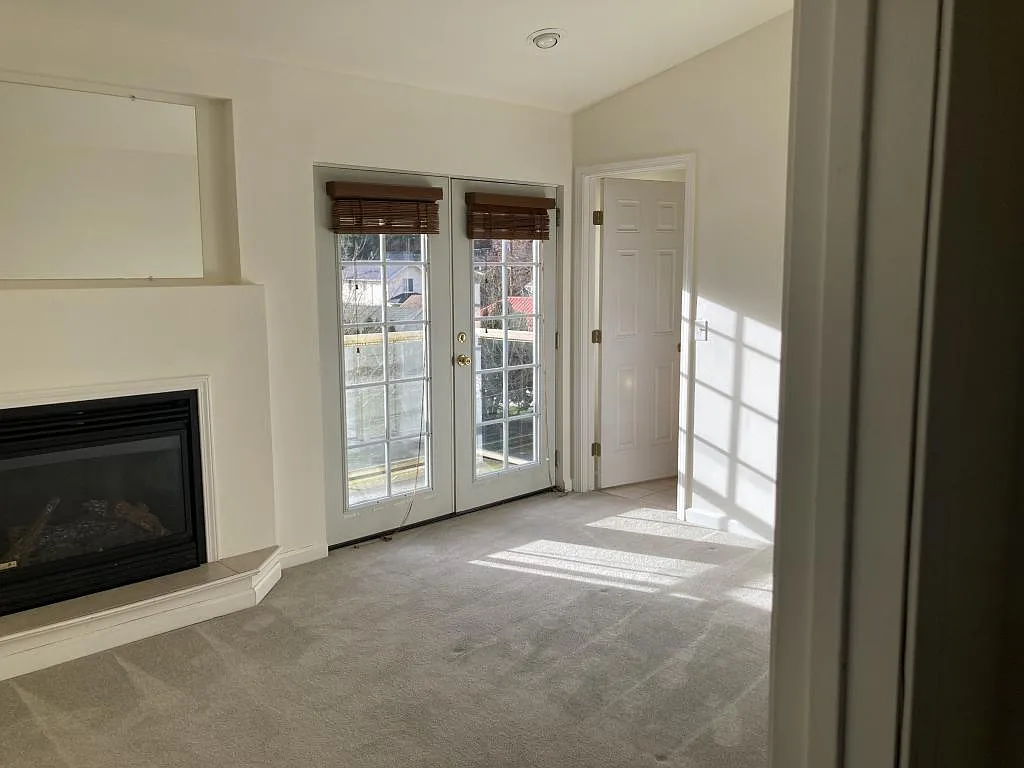 3240 S Edmunds St #B - 2 bedrooms — Photo 4