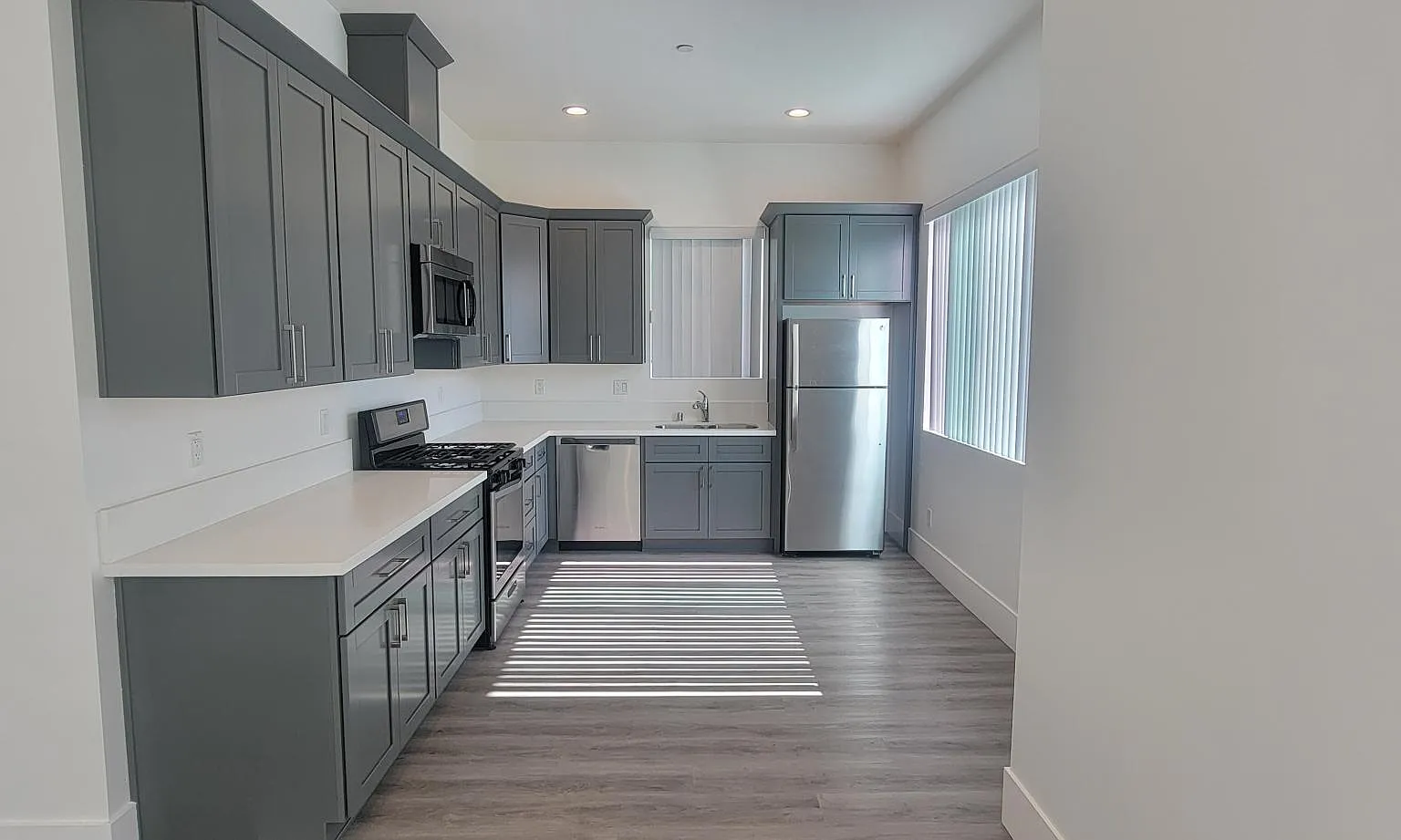 4 bed, 3.5 bath, 2260 sqft, $5,250 — Photo 3