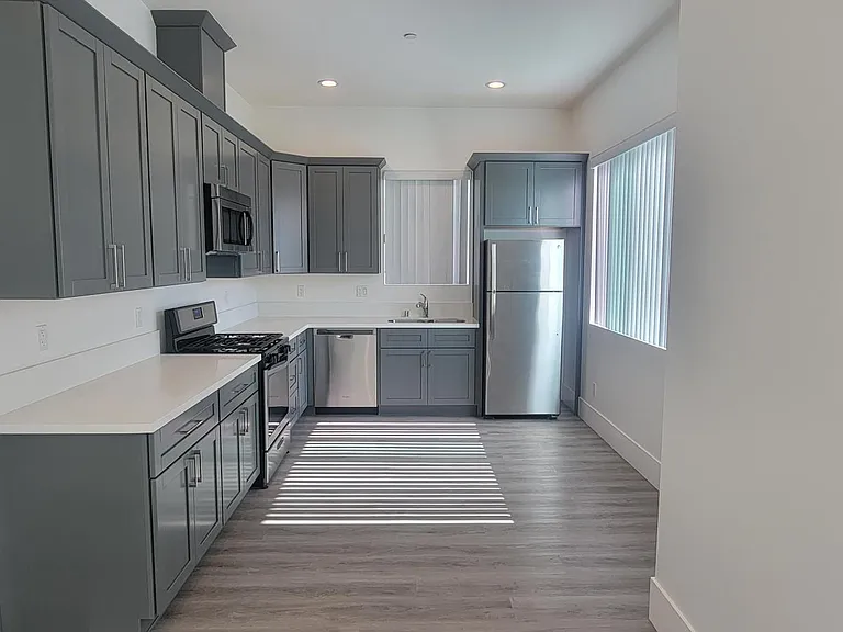 5809 Cleon Ave — Photo 3