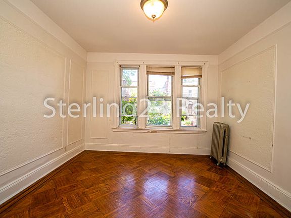 4th image of 23-75 Crescent St #1F
