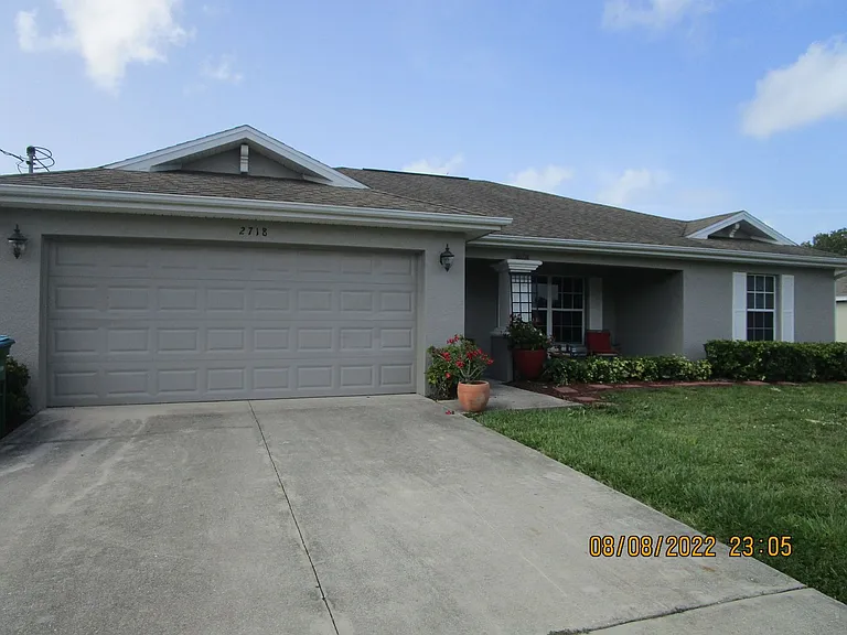 2718 SW 3rd Ln — Photo 1