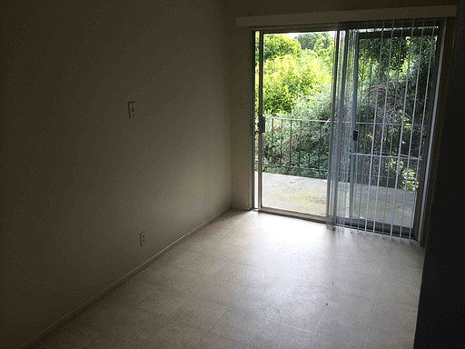 1st image of 821 Blossom Way APT 5
