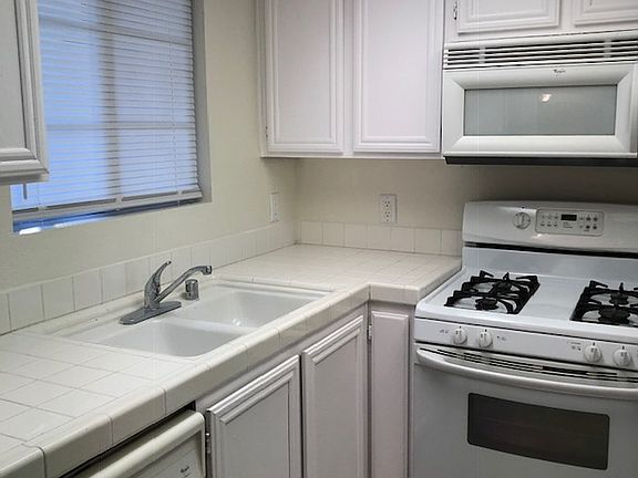 5th image of 1908 Rio Canyon Ct Unit 101