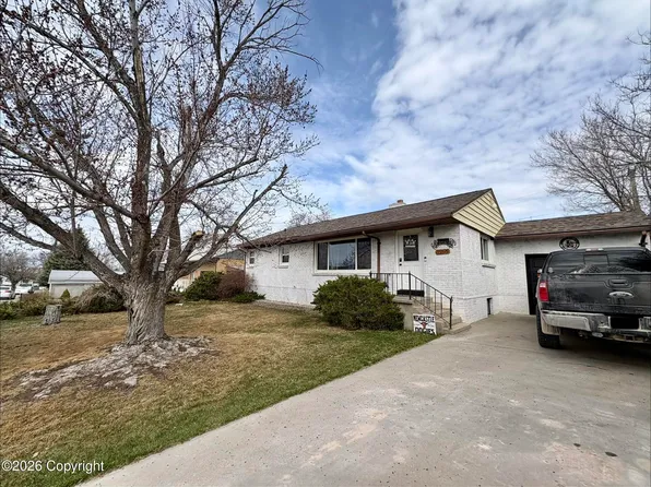 220 Highland Ave, Newcastle, WY 82701