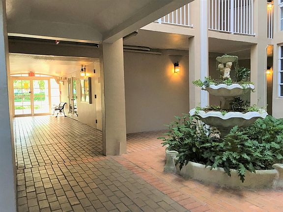 3rd image of 1280 S Alhambra Cir APT 1317