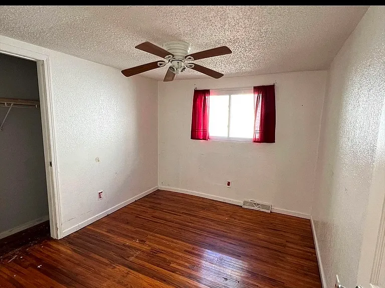 7202 Sapphire Ave — Photo 9