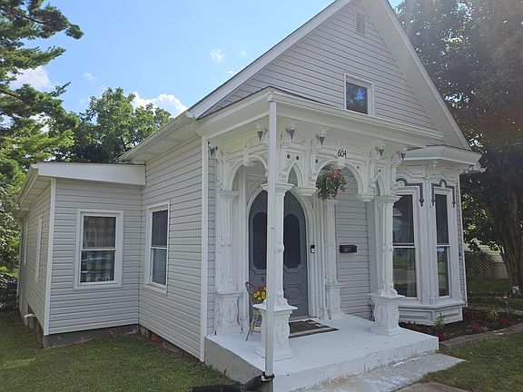 5th image of 604 E Ohio Ave