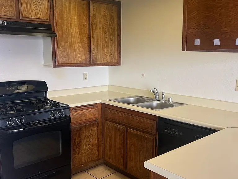 1556 Bittern Ct — Photo 4