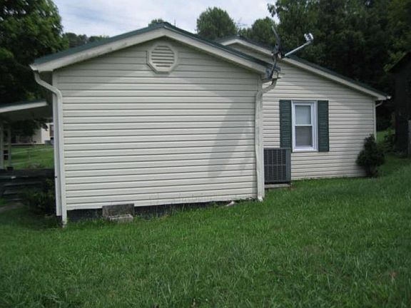 5th image of 163 Hicks Dr