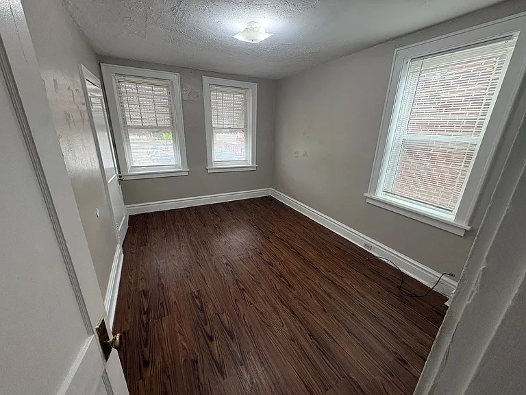 3221 Gravois Ave — Photo 3