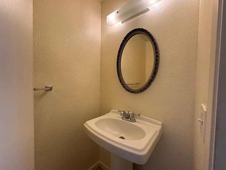 1635 Kentfield Ave — Photo 7