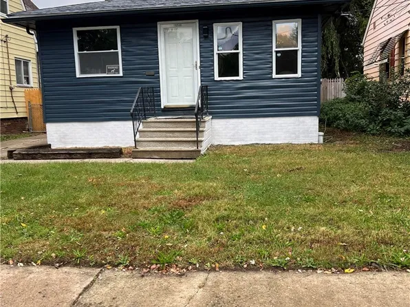 12530 North Rd, Cleveland, OH 44111