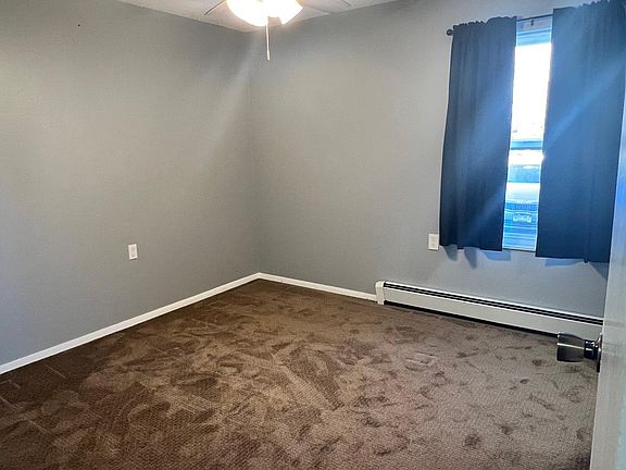 5th image of 512 E Monroe Dr Unit D412