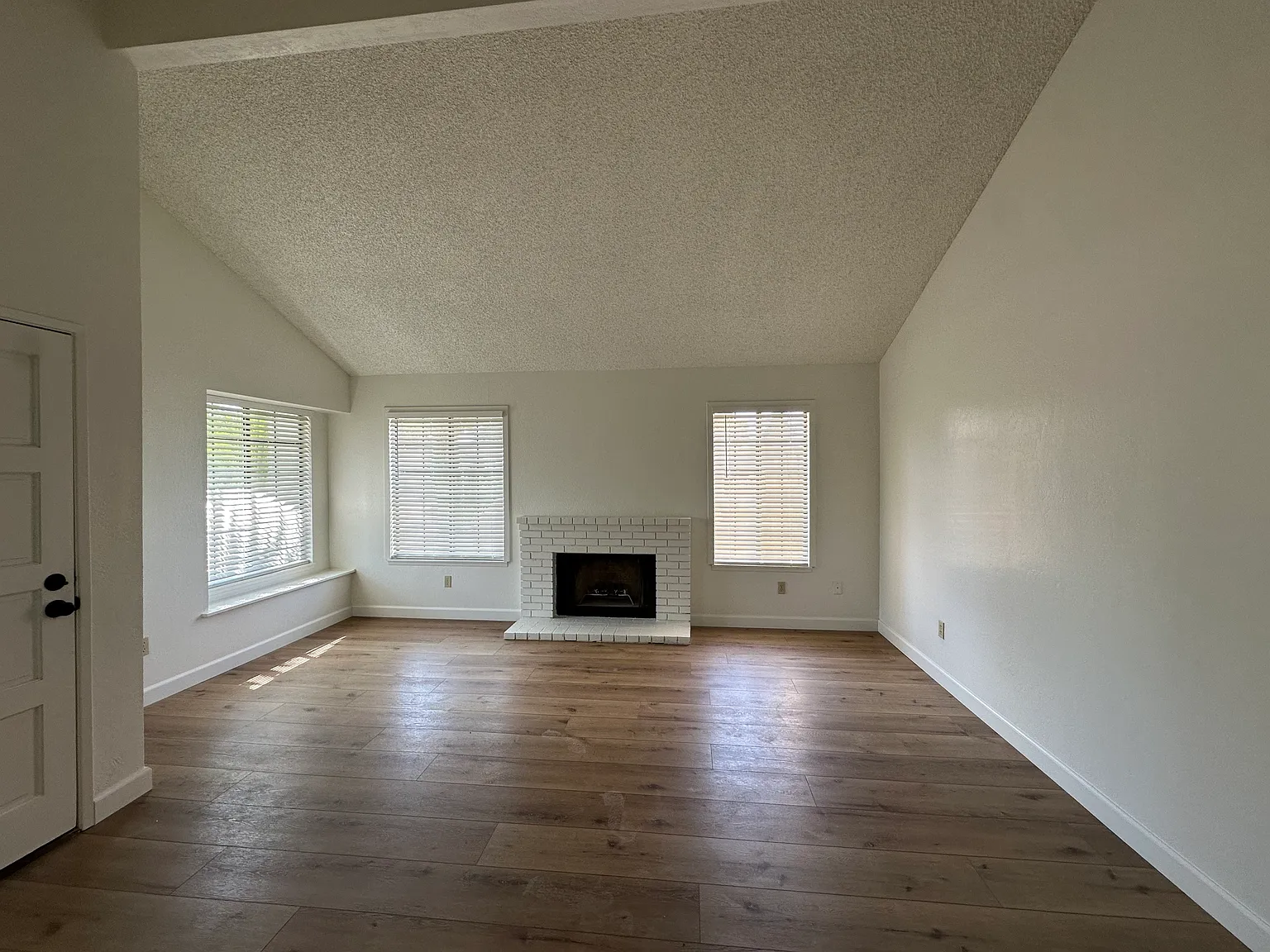 3917 Jerome Way — Photo 3