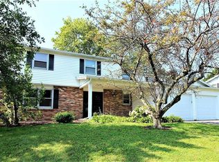 71 Grandview Dr, Fairport, NY 14450