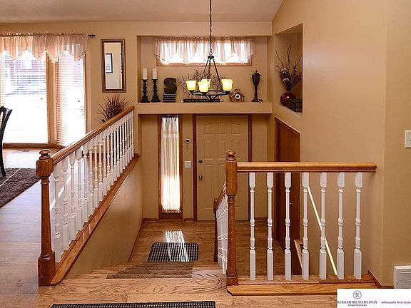 4th image of 204 Oakwood Dr