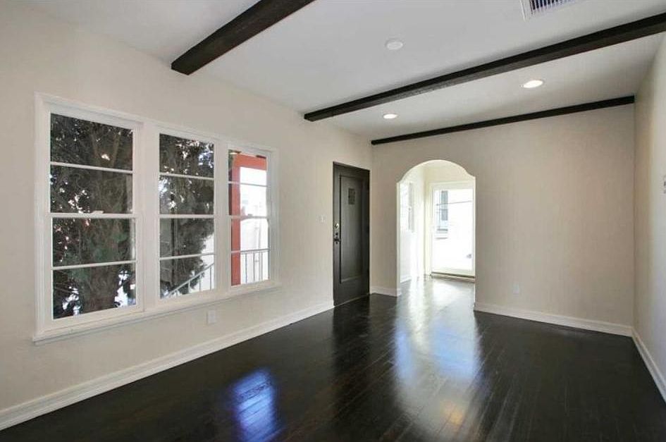 2nd image of 1041 Robinson Ave