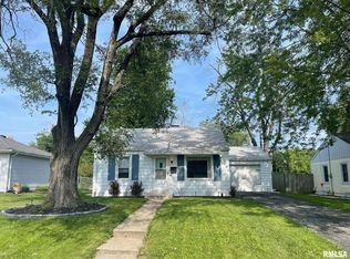 2916 N Victoria Ave, Peoria, IL 61604