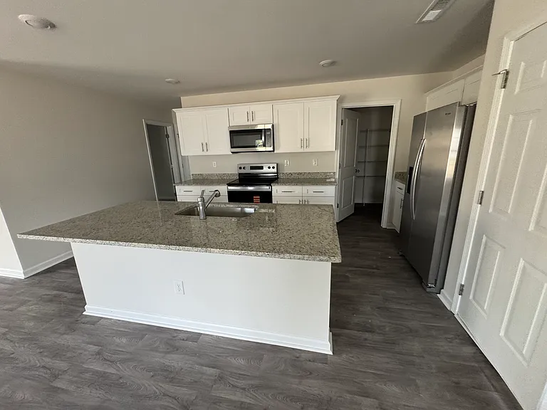 113 Beechwood Cir — Photo 7